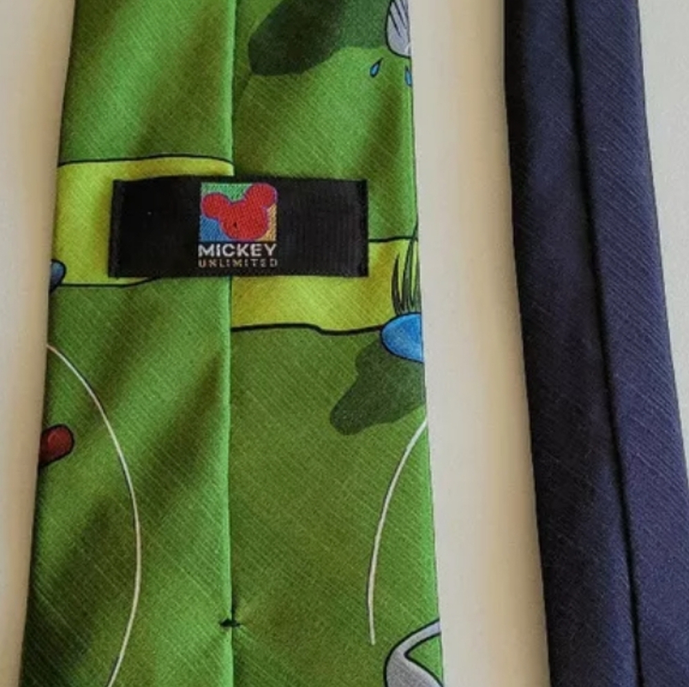 Disney Mickey Unlimited Mickey Mouse & Friends Men's Green Silk Golfing Tie NWOT - Picture 5 of 6
